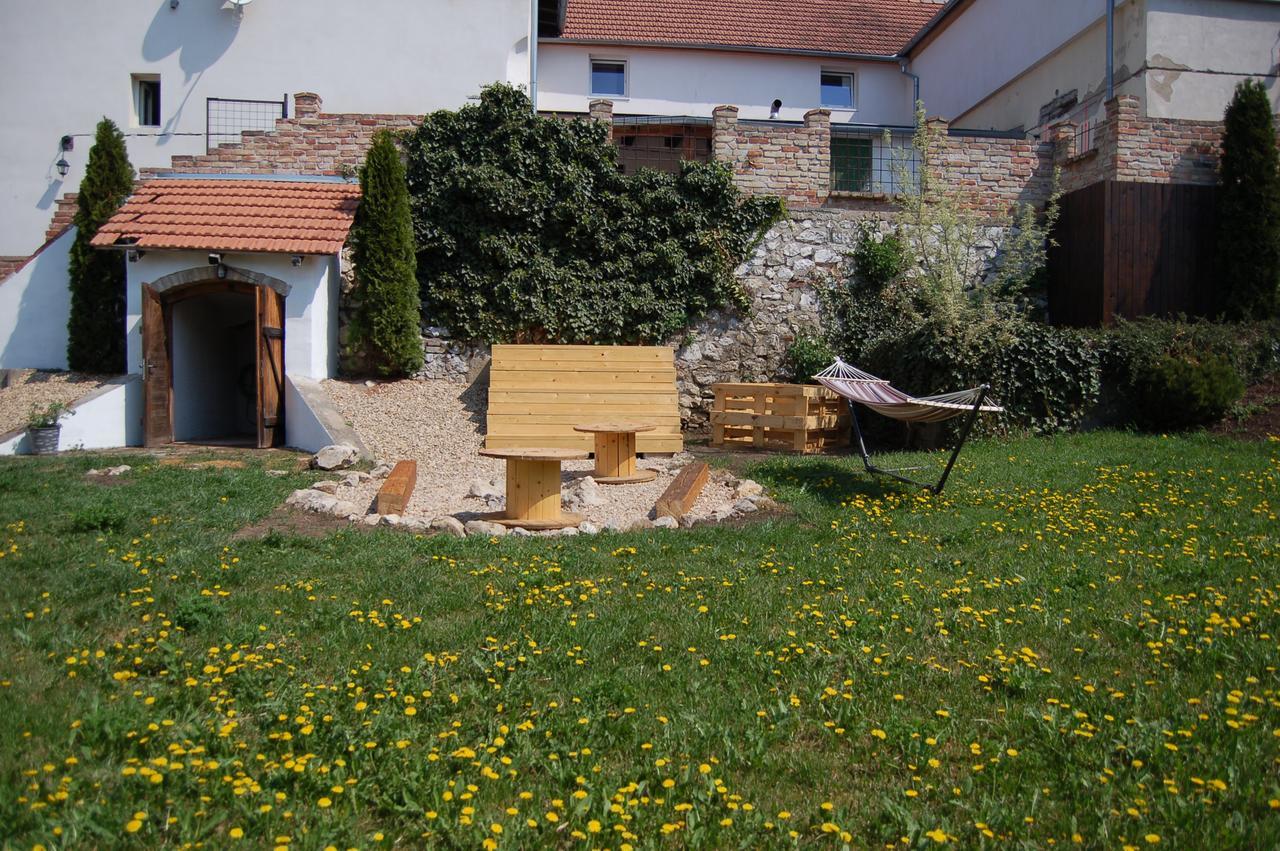 Slavia Penzion Mikulov Buitenkant foto