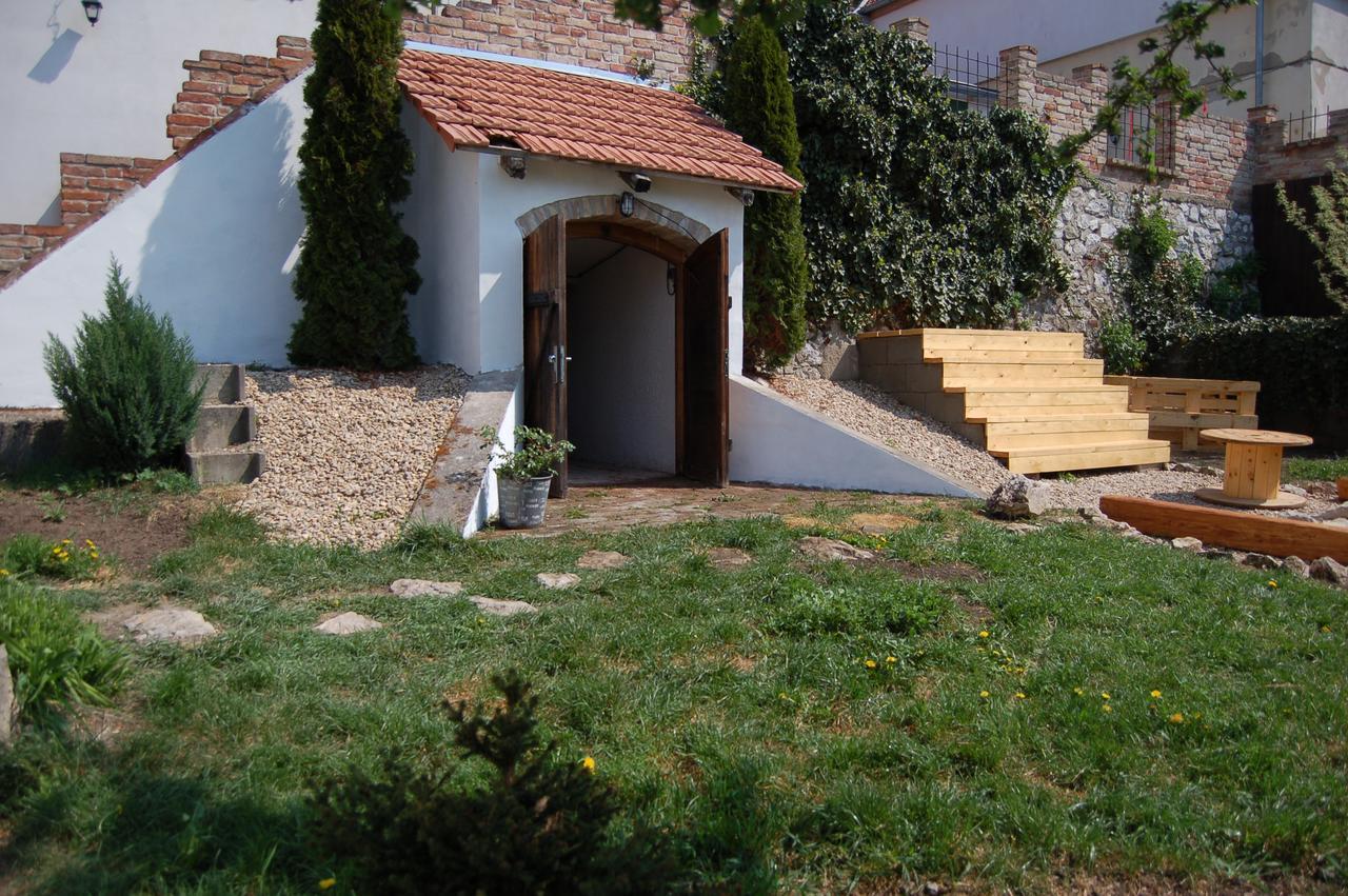 Slavia Penzion Mikulov Buitenkant foto