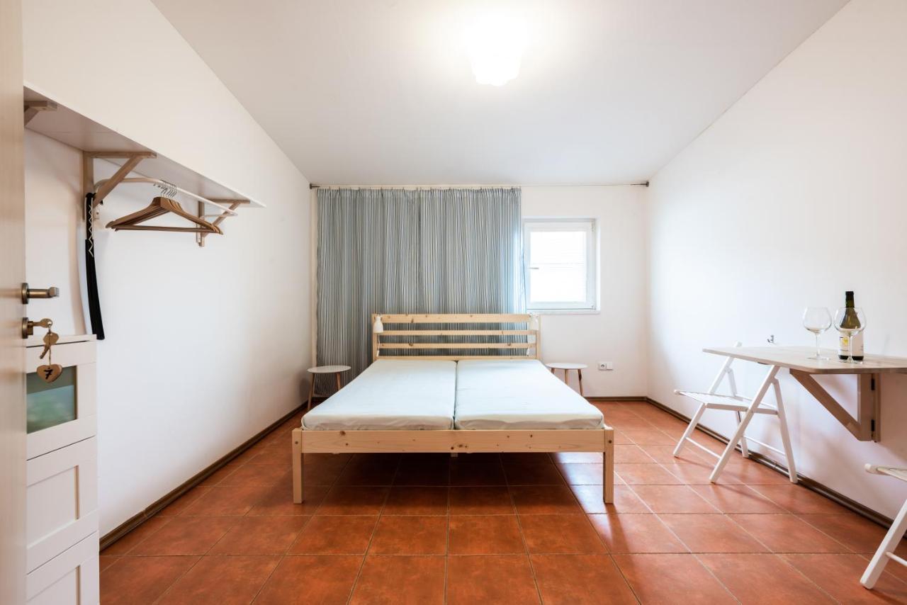 Slavia Penzion Mikulov Buitenkant foto